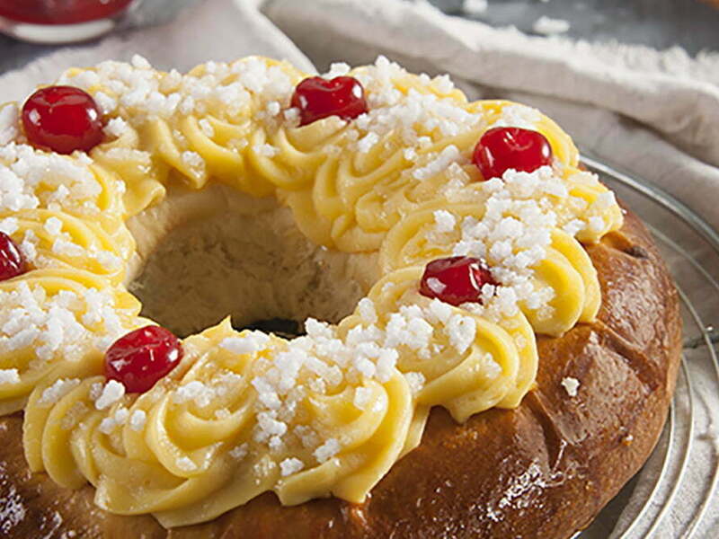 Image of Rosca de Pascua, the traditional delicious dessert that you can make for under $20 article